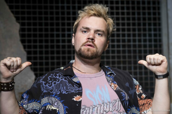 The Loop bd-147 24 Tristan Cottin - The Loop - Theatre des Beliers