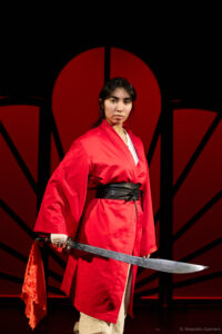 Mulan, un conte moderne et musical À partir de 5 ans Écrit par Guillaume Bouchède et Frédéric Chevaux Mis en scène par Guillaume Bouchède, MOLIÈRE du jeune public 2025