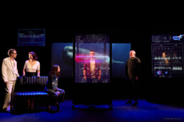 La Zone Indigo - Theatre des Beliers - de Mélody Mourey . Avec : Azad Boutella, Ariane Brousse, Guillaume Ducreux, Olivier Faliez, Marie Montoya, Lara Tavella