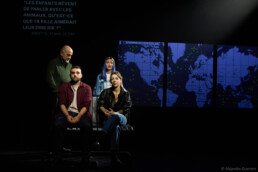 La Zone Indigo - Theatre des Beliers - de Mélody Mourey . Avec : Azad Boutella, Ariane Brousse, Guillaume Ducreux, Olivier Faliez, Marie Montoya, Lara Tavella