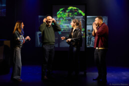 La Zone Indigo - Theatre des Beliers - de Mélody Mourey . Avec : Azad Boutella, Ariane Brousse, Guillaume Ducreux, Olivier Faliez, Marie Montoya, Lara Tavella