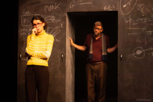 LE GOUT DE LA FRAMBOISE - Theatre des beliers- nouveau spectacle - De : Raphaële Volkoff Mise en scène : Martin Darondeau Avec : Laura Authier, Benoit Blanc, Machita Daly, Octavie Durand, Nanou Garcia, Raphaële Volkoff